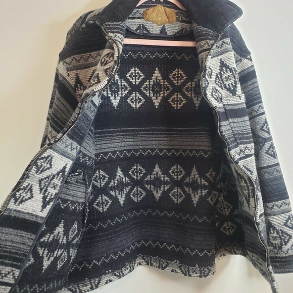 Vintage Woolrich Aztec Wool Coat Blanket Barn Coat - Picture 8 of 12